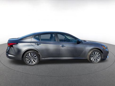 Used 2025 Nissan Altima 2.5 SV image 15