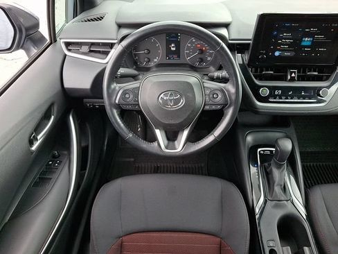 Used 2023 Toyota Corolla SE FWD image 2