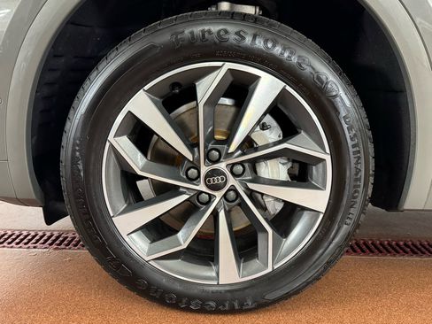 Used 2023 Audi Q5 2.0T Prestige w/ Prestige Package image 8