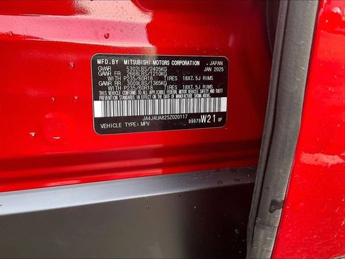 Used 2025 Mitsubishi Outlander ES image 31