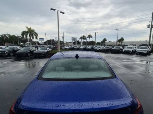 Used 2022 Genesis G70 3.3T RWD image 4