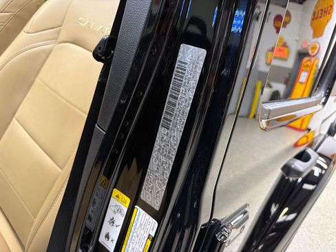 Used 2019 Jeep Wrangler Unlimited Sahara AWD/4WD image 53