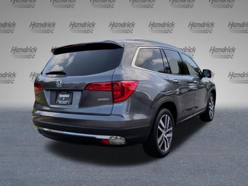 Used 2017 Honda Pilot Touring image 7