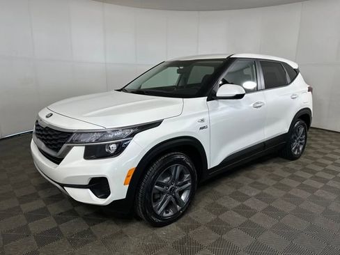 Used 2021 Kia Seltos LX image 7