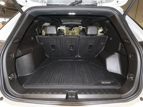 Used 2022 Chevrolet Equinox RS w/ Infotainment Package AWD/4WD image 24