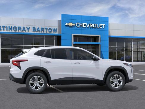 New 2026 Chevrolet Trax LS w/ Driver Confidence Package FWD image 6