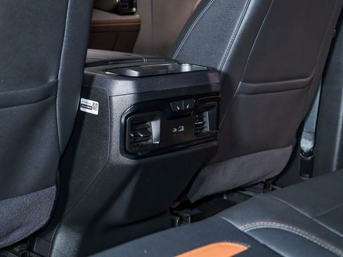 Used 2025 GMC Sierra 3500 AT4 w/ AT4 Premium Plus Package image 28