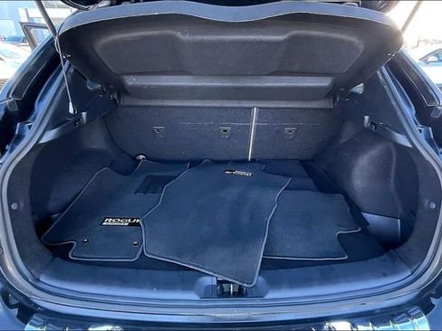 Used 2017 Nissan Rogue Sport SV w/ SV Premium Package image 21