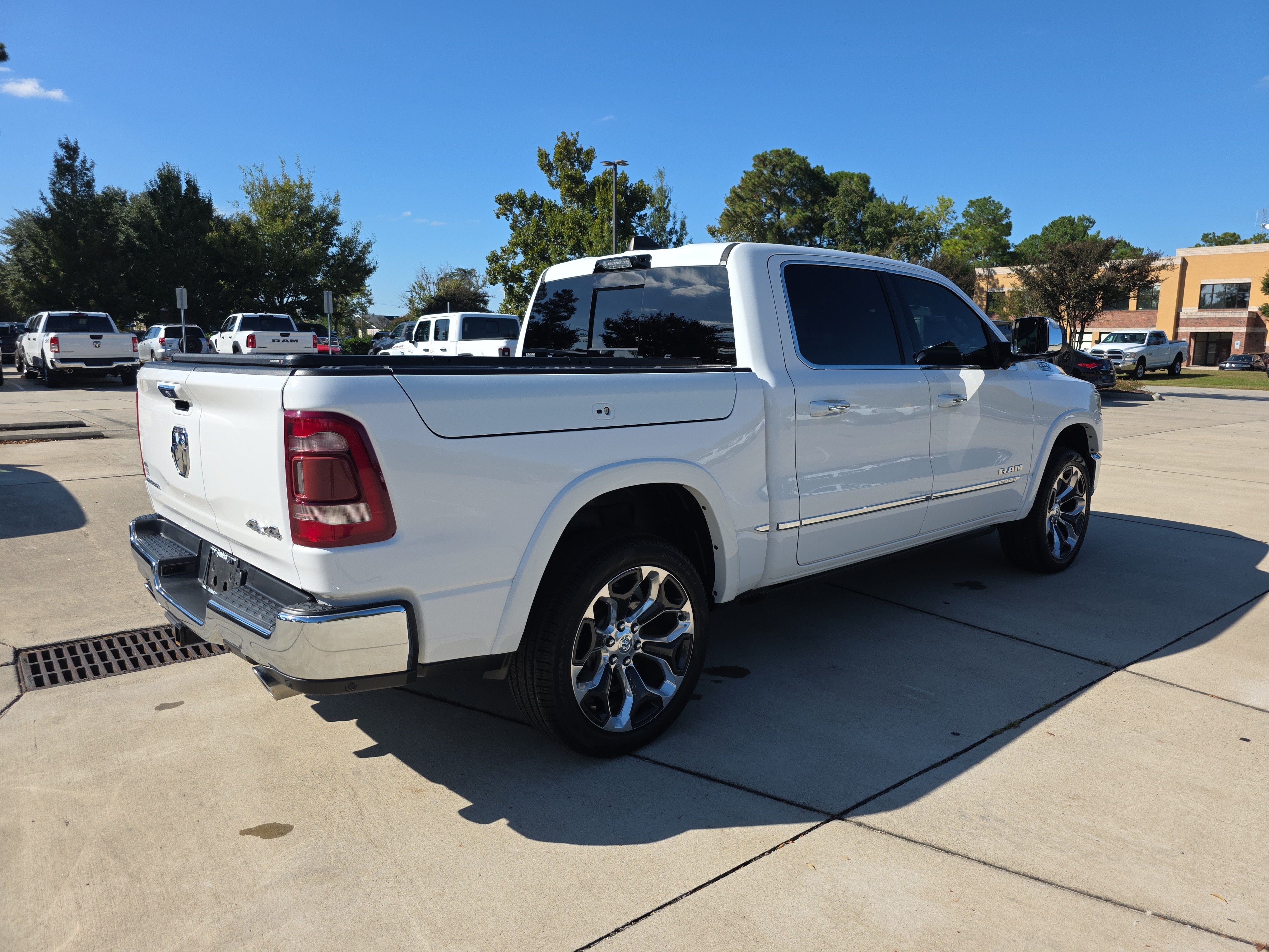 Used 2021 RAM 1500 Limited AWD/4WD image 9