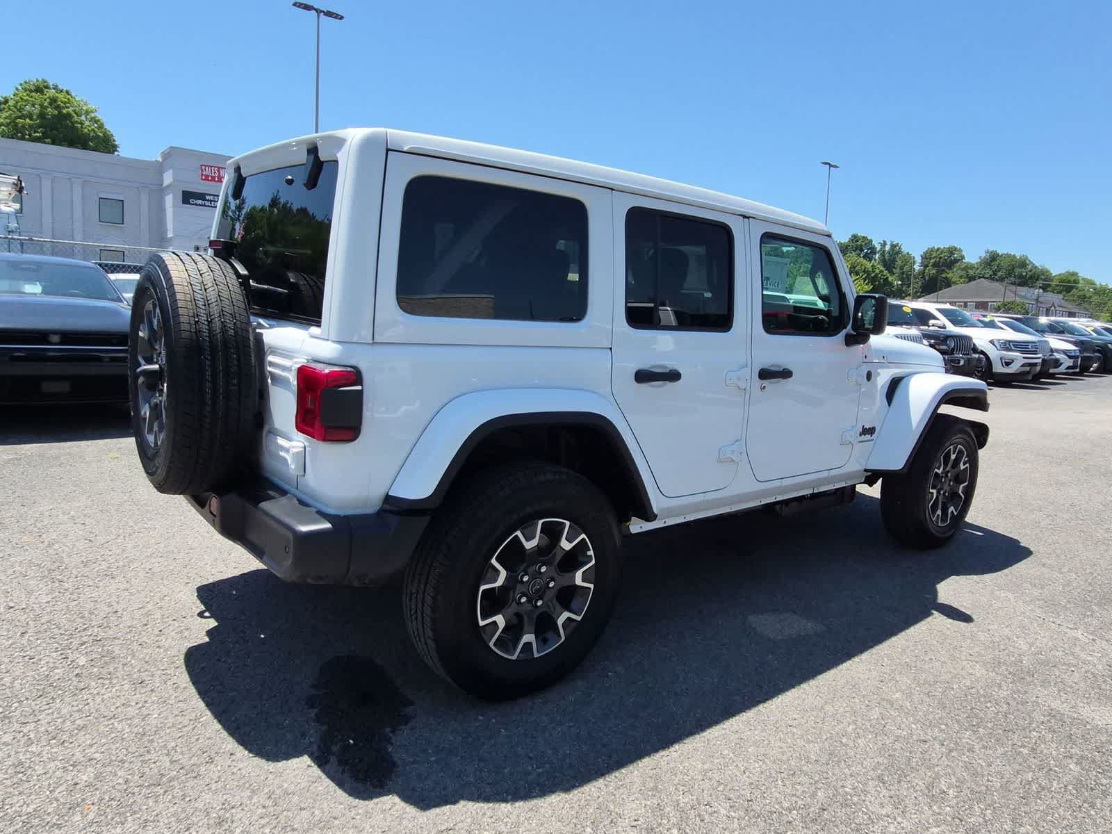 New 2026 Jeep Wrangler Unlimited Sahara w/ Safety Group AWD/4WD image 8