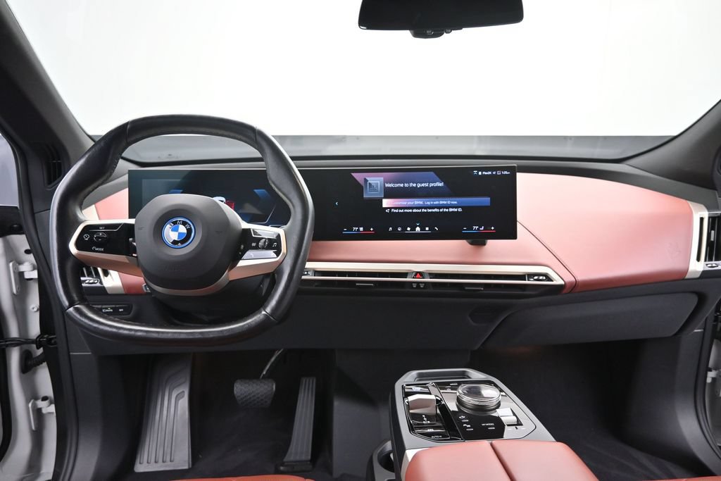 Certified 2024 BMW iX xDrive50 w/ Premium Package AWD/4WD image 32