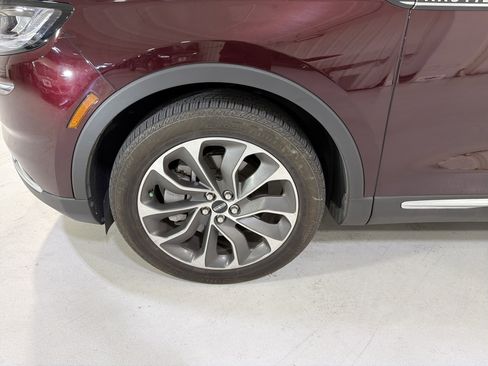 Used 2023 Lincoln Nautilus Reserve w/ Class II Trailer Tow Package image 9