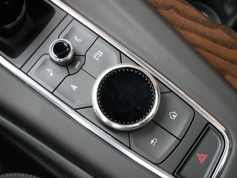 Certified 2024 Cadillac Escalade Sport Platinum w/ LPO, ONYX Package image 21