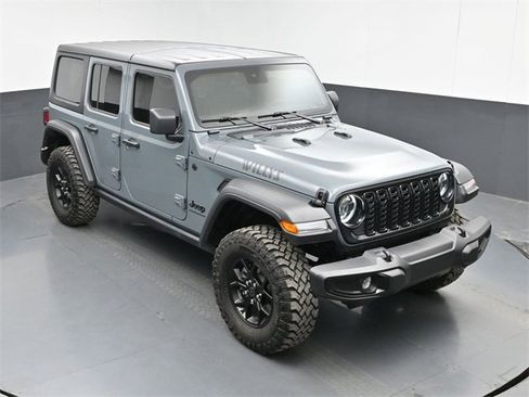Used 2025 Jeep Wrangler Willys image 13
