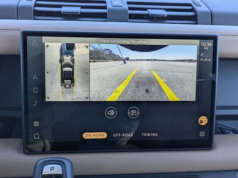 Used 2025 Land Rover Defender 110 X-Dynamic SE image 15