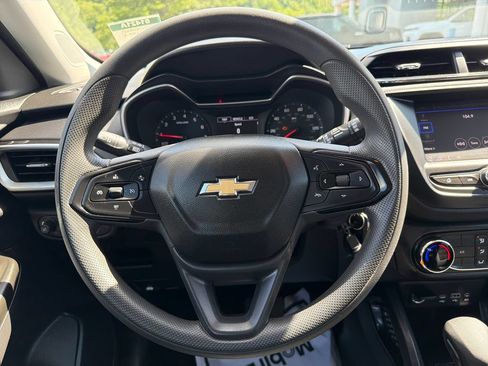 Used 2023 Chevrolet TrailBlazer LS FWD image 18