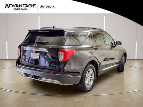 Used 2024 Ford Explorer XLT w/ Equipment Group 202A AWD/4WD image 6