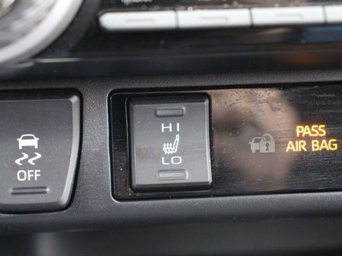 Certified 2025 Toyota RAV4 SE image 28