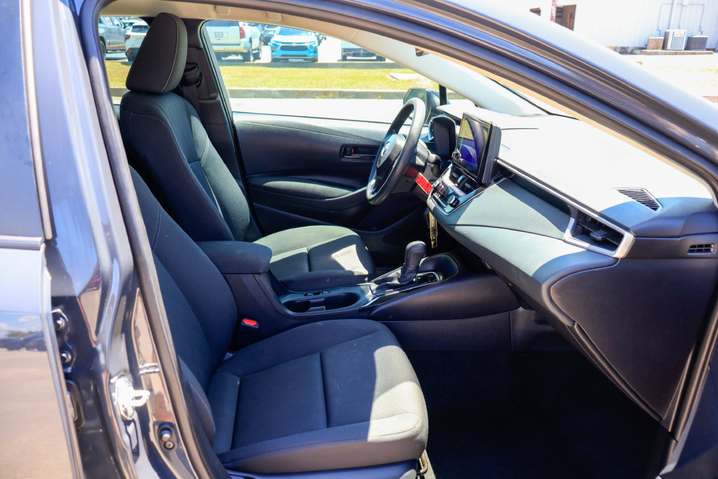 Used 2026 Toyota Corolla LE FWD image 10