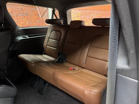 Used 2023 Lincoln Navigator L Reserve image 24