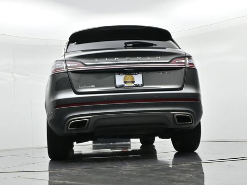 Used 2019 Lincoln Nautilus Reserve AWD/4WD image 23