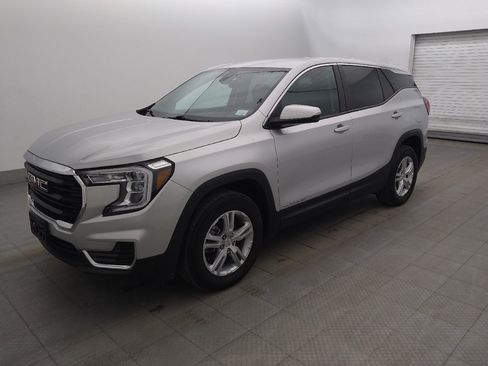 Used 2022 GMC Terrain SLE AWD/4WD image 2