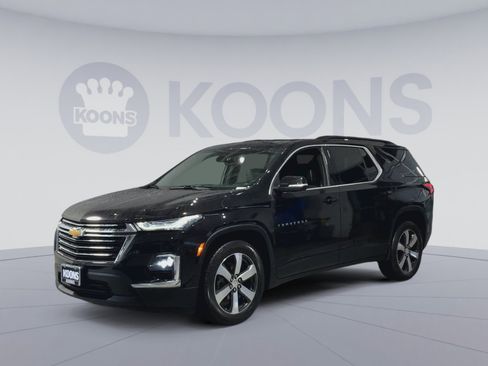 Used 2022 Chevrolet Traverse LT w/ LT Premium Package AWD/4WD image 5