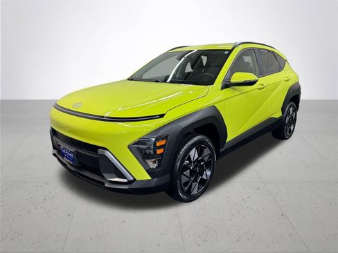 Used 2025 Hyundai Kona SEL image 2