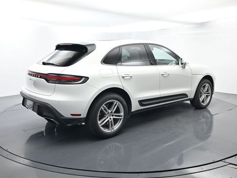 Certified 2023 Porsche Macan image 15