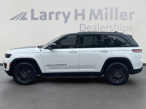 New 2025 Jeep Grand Cherokee Trailhawk AWD/4WD image 2