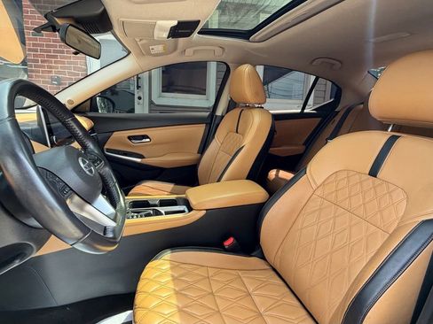 Used 2020 Nissan Sentra SV w/ SV Premium Package FWD image 9