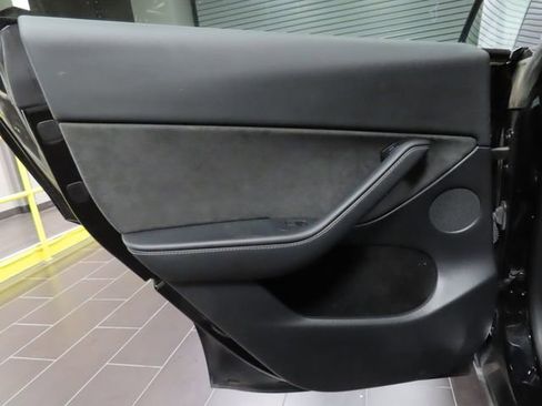 Used 2023 Tesla Model Y Long Range image 11