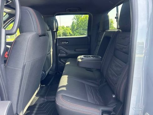 Used 2025 Nissan Frontier PRO-4X AWD/4WD image 13