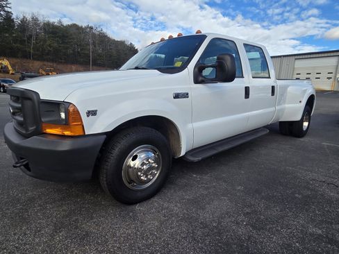 Used 2001 Ford F350 XL image 1
