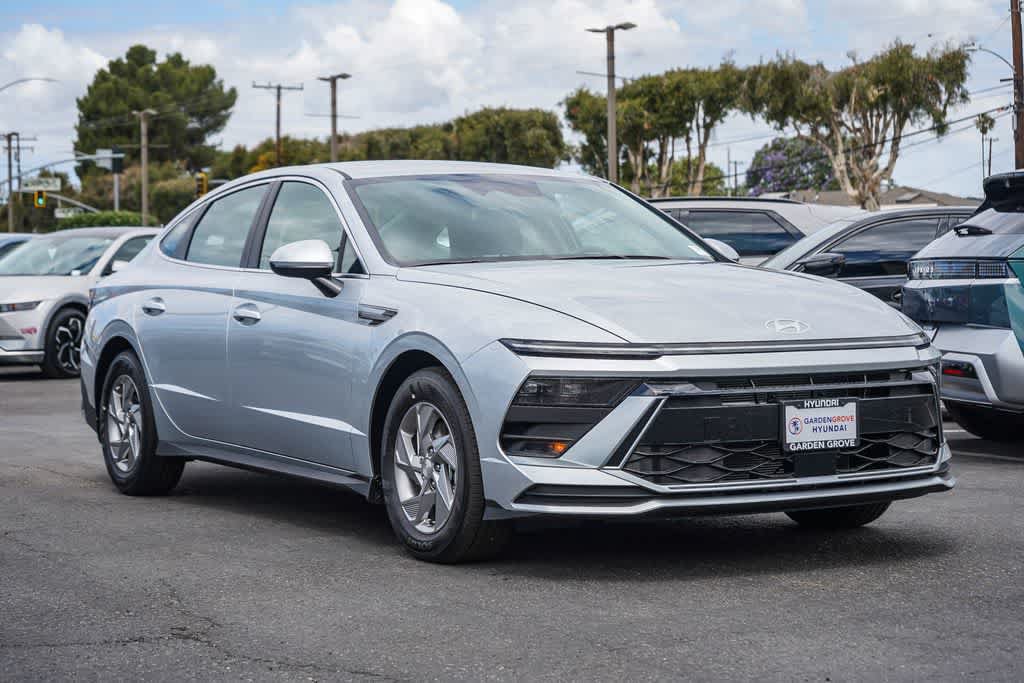 New 2026 Hyundai Sonata SE FWD image 3