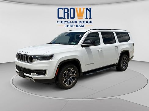 Used 2024 Jeep Wagoneer L Series II w/ Flexible Seating Group AWD/4WD image 7