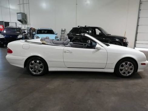 Used 2002 Mercedes-Benz CLK 320 Cabriolet w/ K4 Opt Pkg image 5