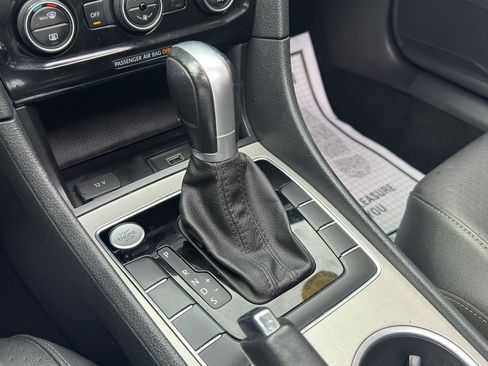 Used 2021 Volkswagen Passat 2.0T SE image 26