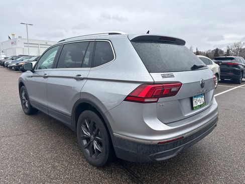 Used 2022 Volkswagen Tiguan SE image 3