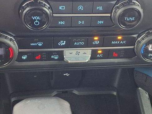 Used 2023 Ford Bronco Wildtrak AWD/4WD image 15