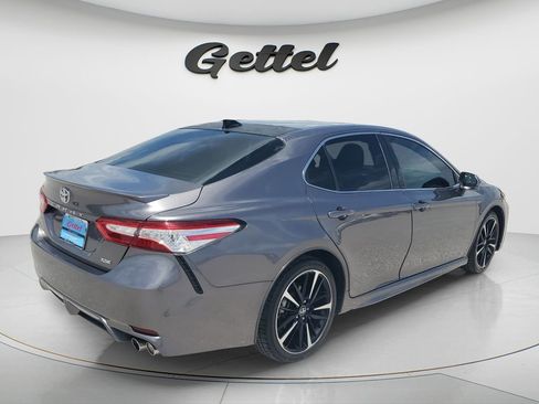 Used 2020 Toyota Camry XSE FWD image 5