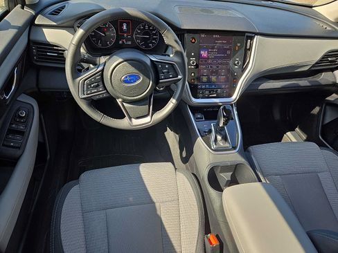 Used 2025 Subaru Outback Premium AWD/4WD image 11