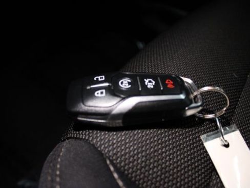 Used 2017 Ford Mustang V6 image 12