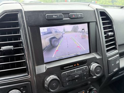 Used 2019 Ford F150 XLT w/ Equipment Group 302A Luxury AWD/4WD image 12