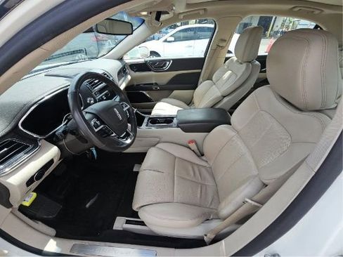 Used 2020 Lincoln Continental AWD w/ Premium Package image 5