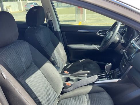 Used 2019 Nissan Sentra SR FWD image 16