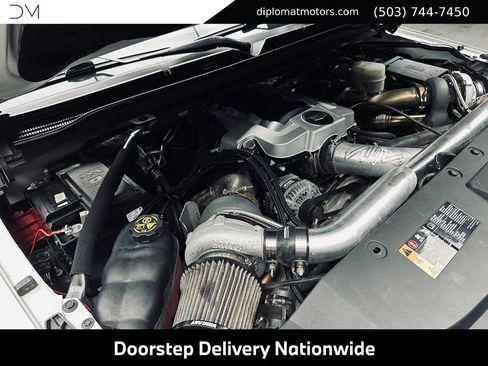Used 2017 Cadillac Escalade ESV Platinum AWD/4WD image 58