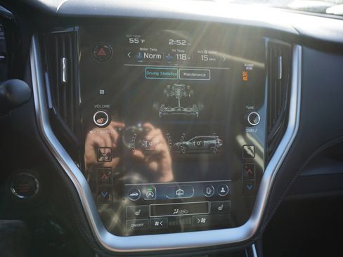 Used 2024 Subaru Outback Premium image 10