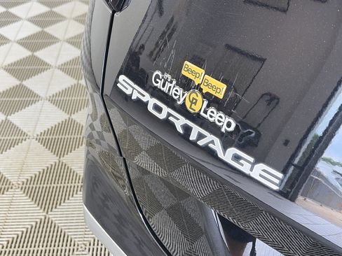 Certified 2023 Kia Sportage SX AWD/4WD image 16