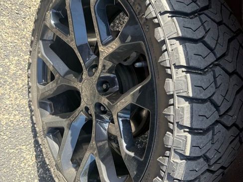 Used 2022 Chevrolet Silverado 1500 Custom image 11